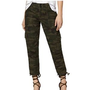 Sanctuary Capri cargo pants, army print style